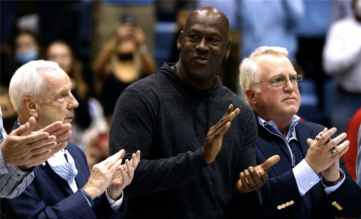Michael Jordan headlines UNC basketball's all-time starting five, per Kenny Smith