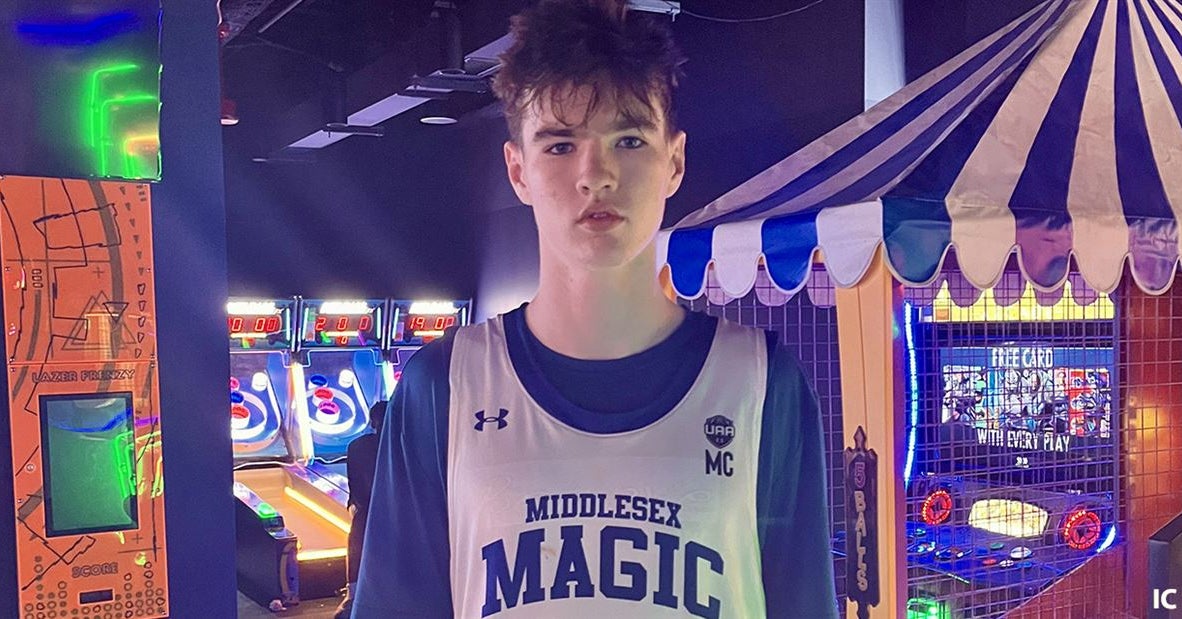 UNC, Hubert Davis In Full Pursuit Of Quinn Costello UNC, Hubert Davis In Full Pursuit Of Quinn Costello