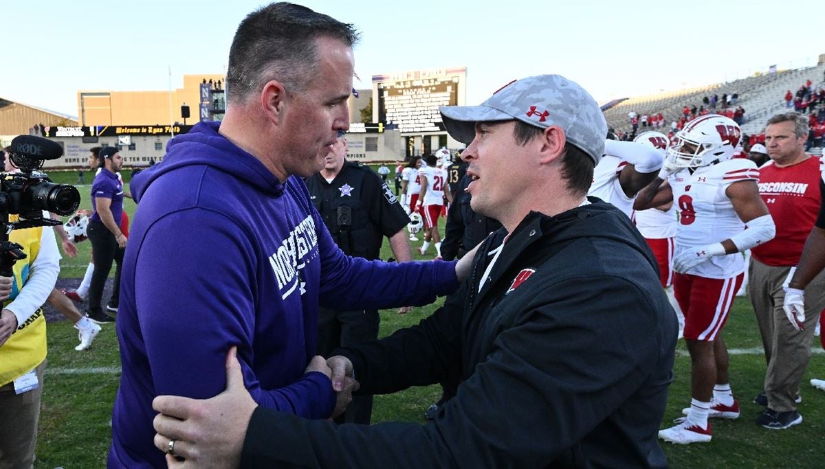 From high school to the NFL. Kyle Hamilton and his girlfriend had the  cleanest handshake during the 2022 NFL Draft 