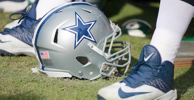 Report: Dallas Cowboys re-sign OT Charles Brown