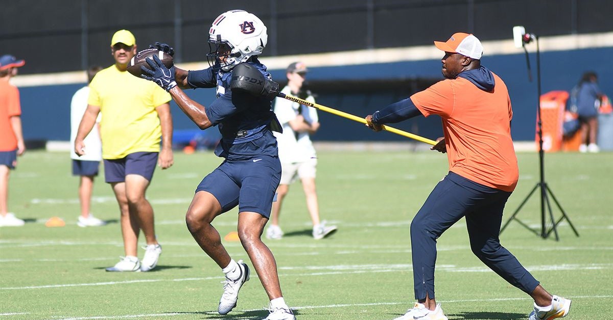 Burns looking for guys that 'mix it up' in Auburn wide receiver room