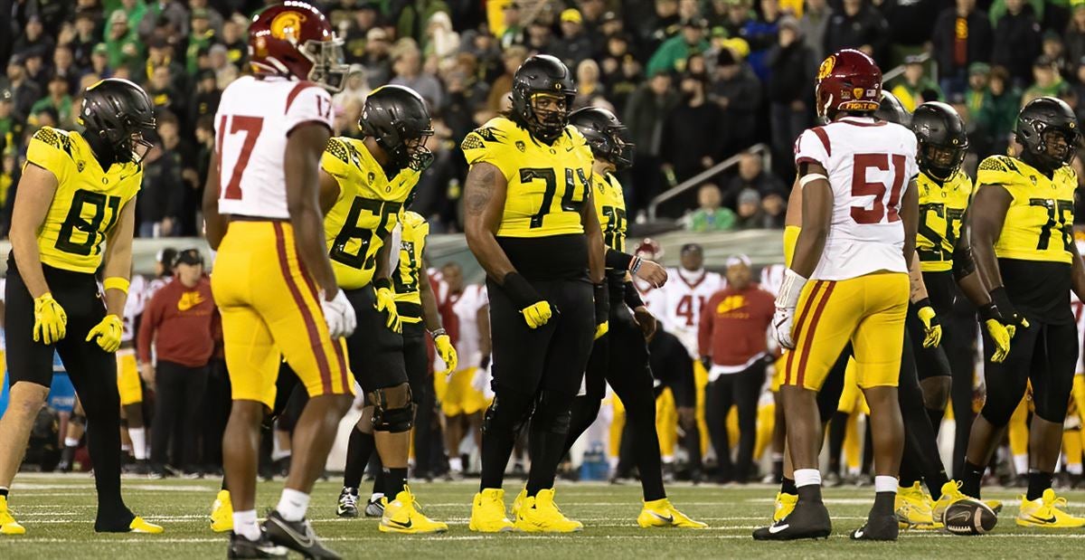 Oregon offensive line named among Joe Moore Award semifinalists