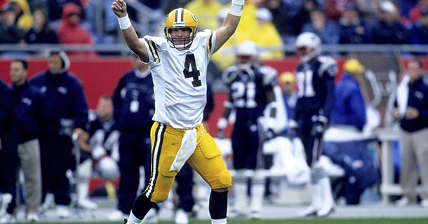 brett favre wearing tom brady shirt