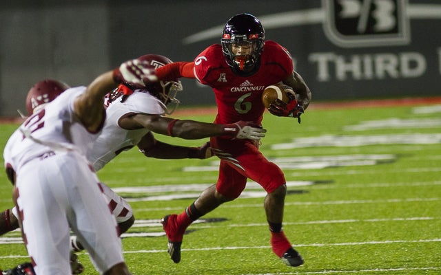 Nov. 16, 2013 - Piscataway, New Jersey, U.S - November 16, 2013: Cincinnati  Bearcats wide receiver Anthony McClung (6) holds the ball during the game  between Cincinnati Bearcats and Rutgers Scarlet Knights