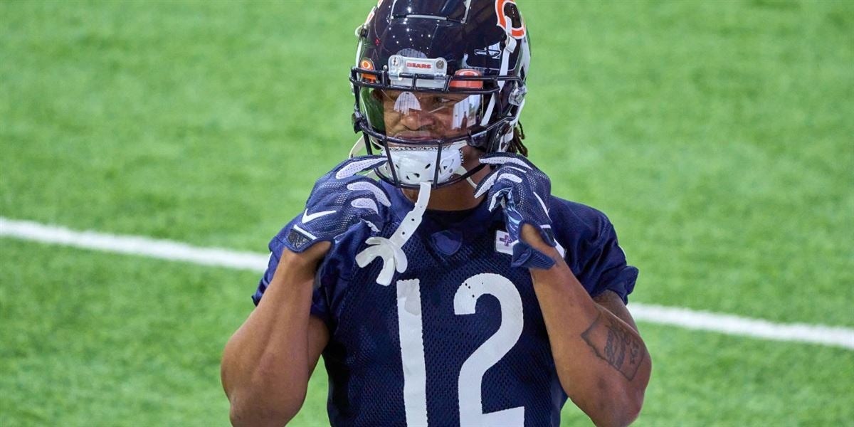 Chicago Bears WR Darnell Mooney praises rookie Velus Jones Jr.