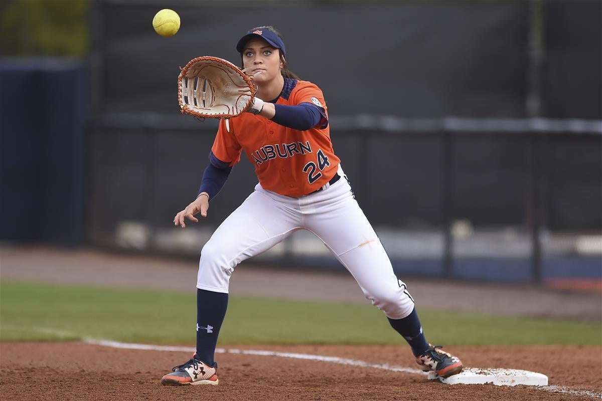 All in the family: Sister, brother share bond in softball