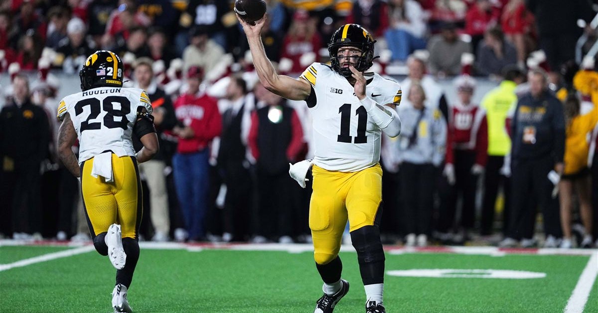 Iowa Football Hawkeyes Release Depth Chart Ahead Of Night Game Against