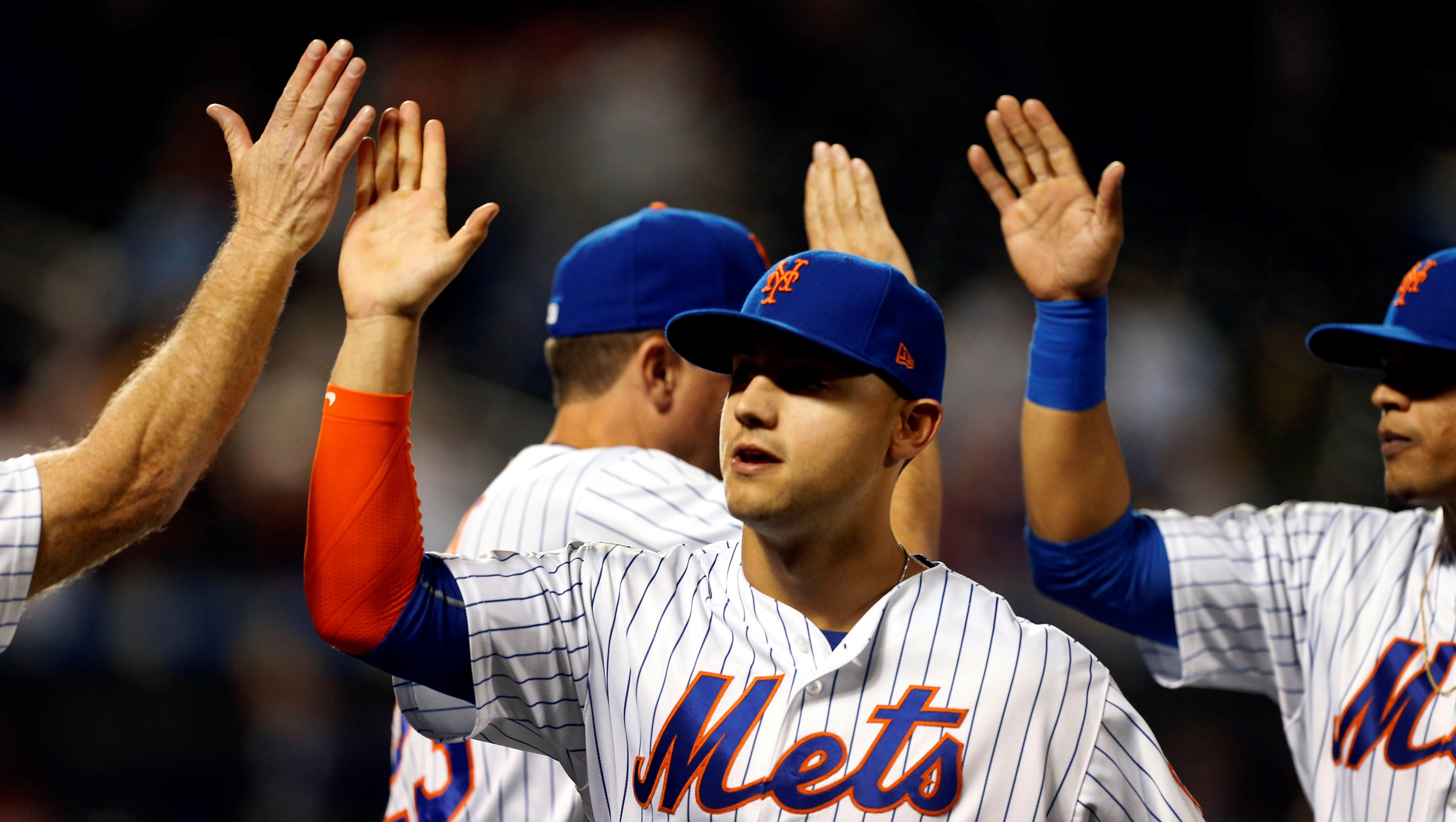 Mets Overpower Padres in Series Opener