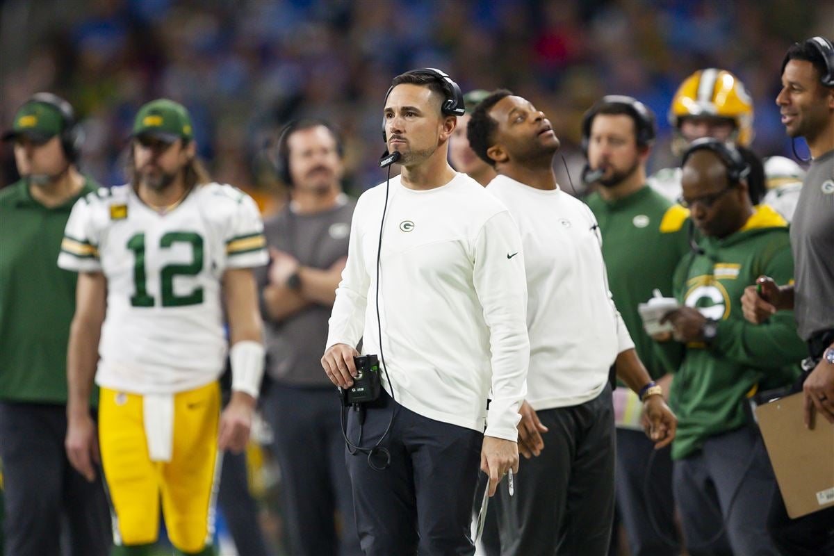 Aaron Rodgers shows off his new Matt LaFleur t-shirt