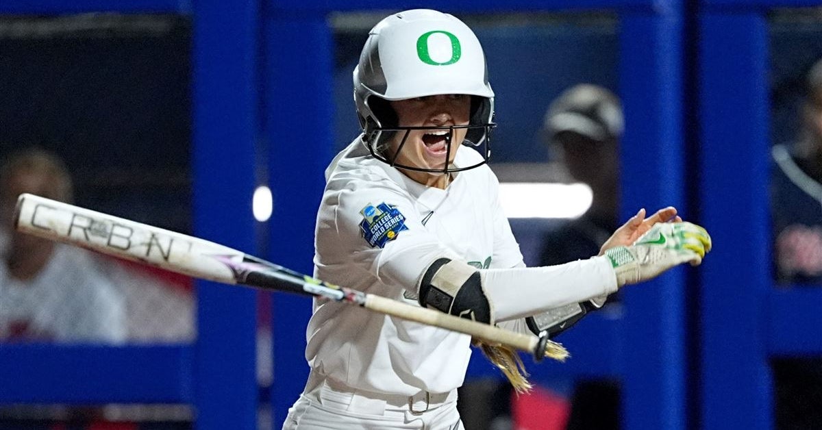 Coming in clutch: Oregon battles its way to Sunday with yet another walk-off win
