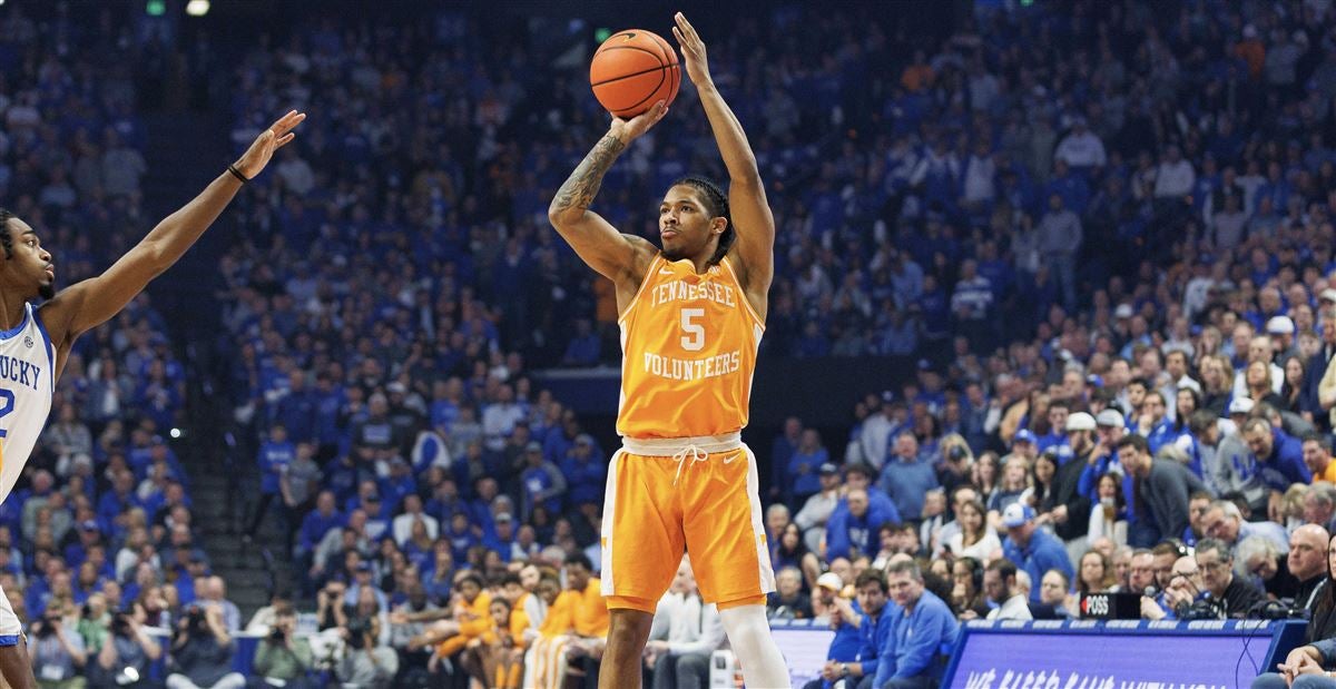 Tennessee Basketball Drops In AP Poll And Coaches Poll