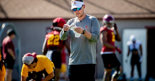 USC football: Trojans fans should 'temper expectations' in 2022, CBS Sports says
