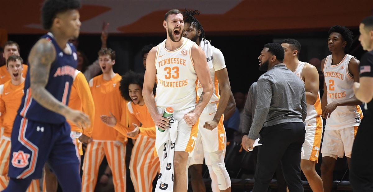 Tennessee basketball: Vols a 3-seed early 2021 bracketology projections
