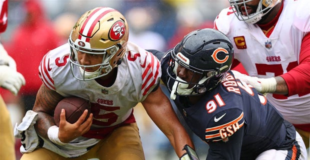 Roquan Smith debuts new Bears helmet, uniform combination