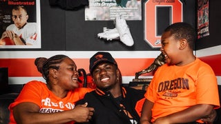 COMMITMENT: DL Josiah McKee Commits to Oregon State
