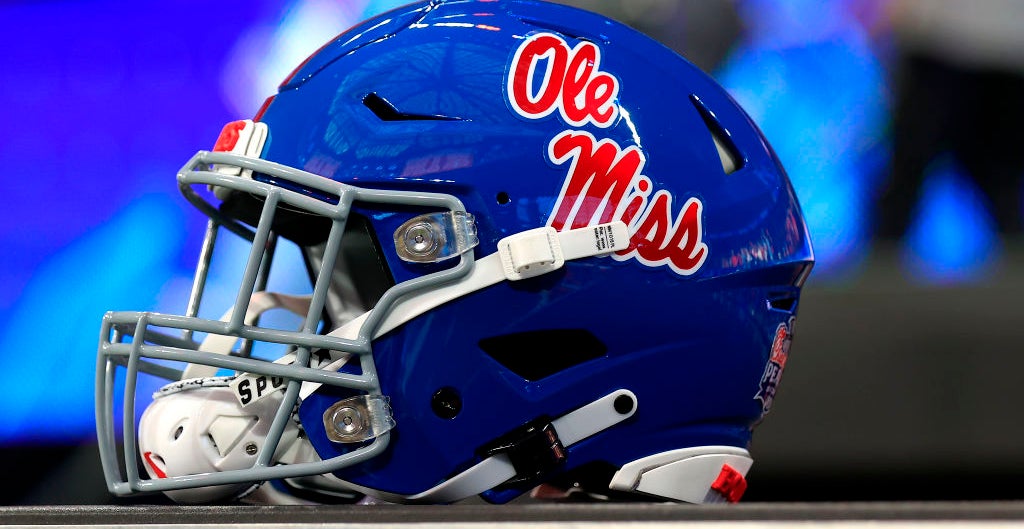 Ole Miss offers Chicagoland athlete