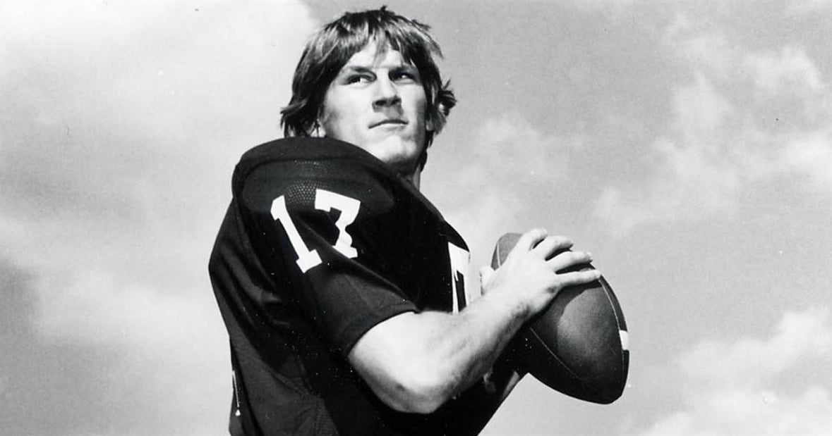 Flashing Back 1977 Bulldogs Take Manhattan