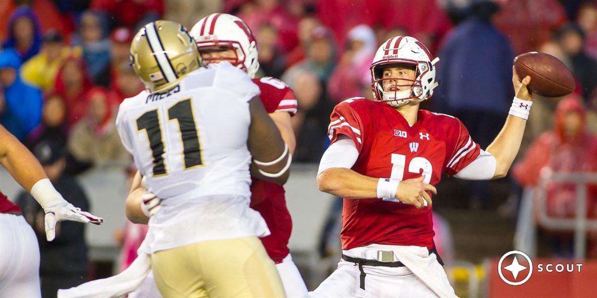 Michael Deiter on the brink of setting UW record for games played