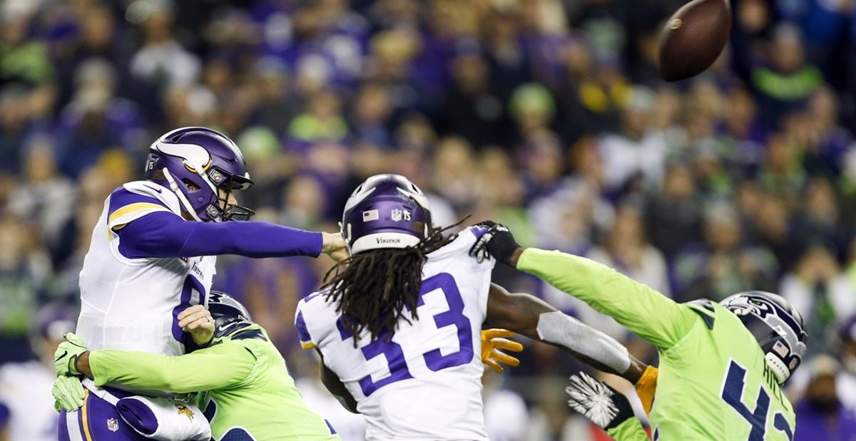 Seahawks on brink of playoffs after 21-7 win over Vikings