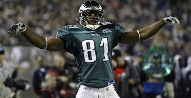 Terrell Owens is begging the Eagles to sign him