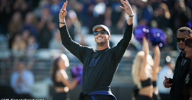 Former Husky wideout Jermaine Kearse joins the UW staff