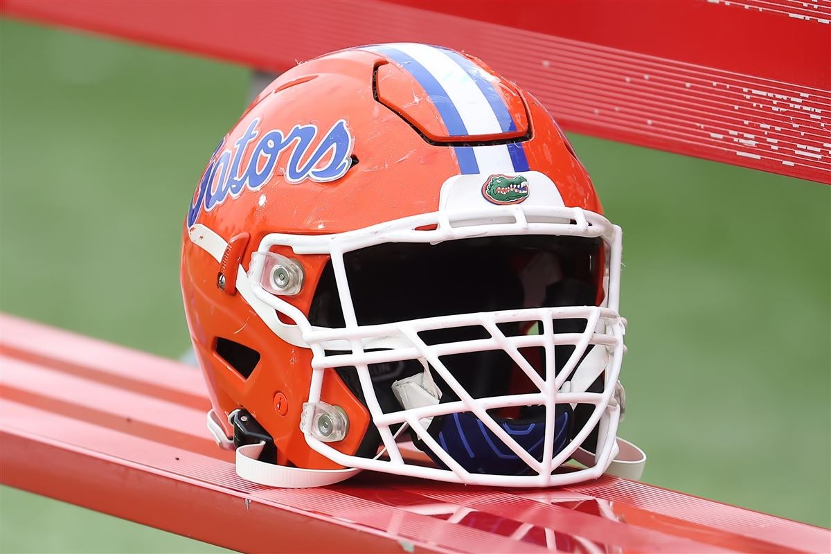Florida finalizing details to promote tight ends coach Russ Callaway to co- OC