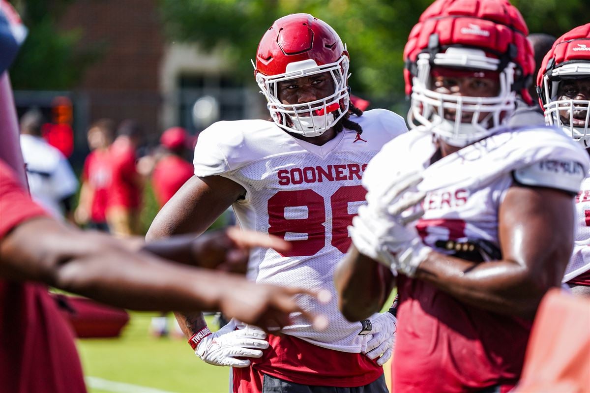 Oklahoma DL Cedric Roberts to enter the transfer portal after a very ...