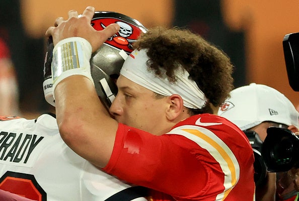 Patrick Mahomes' mom Randi shows off tremendous jersey at Super Bowl