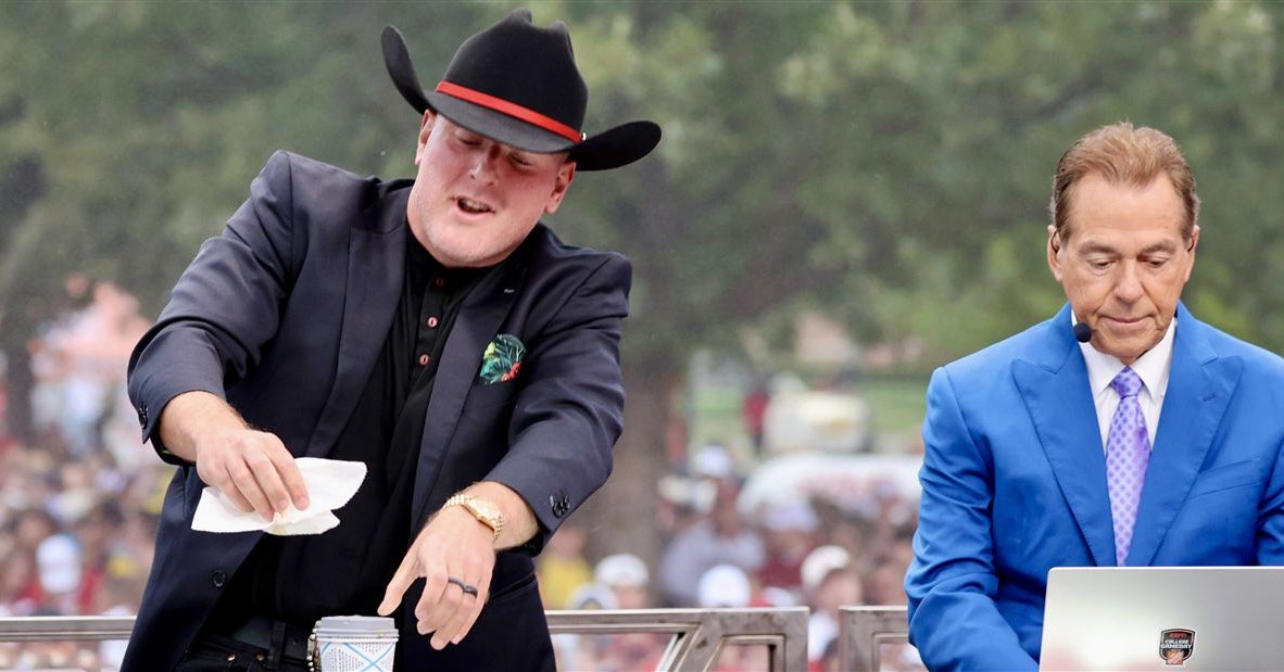 College GameDay crew makes its Georgia-Tennessee picks live from Knoxville