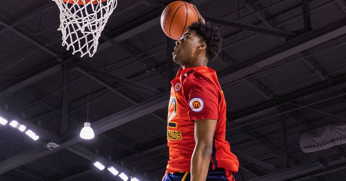 Duke basketball Fivestar Sean Stewart jumps future teammate Mackenzie