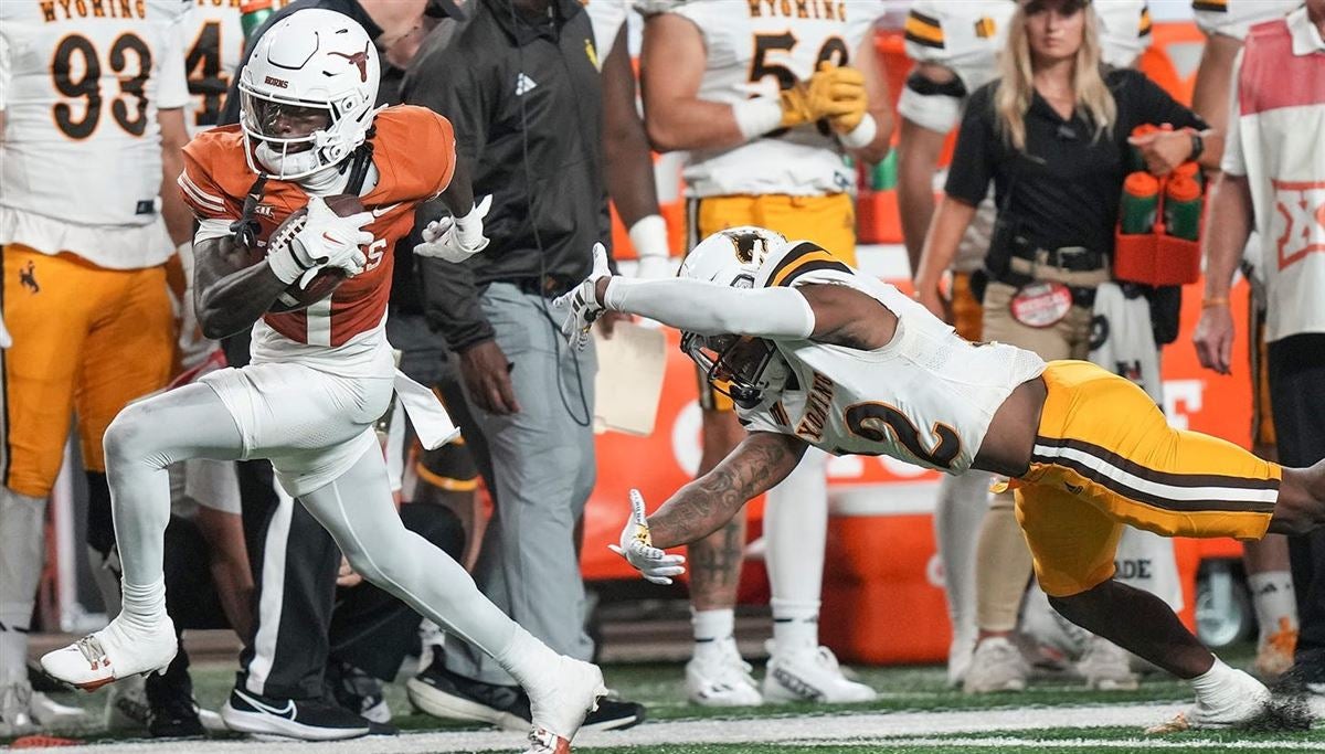 Cowboys Battle Fourth-Ranked Texas, But Fall 31-10 - University of Wyoming  Athletics