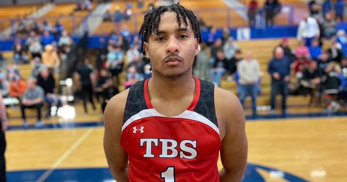 Three-star guard Zion Walker bonds with ECU staff during visit