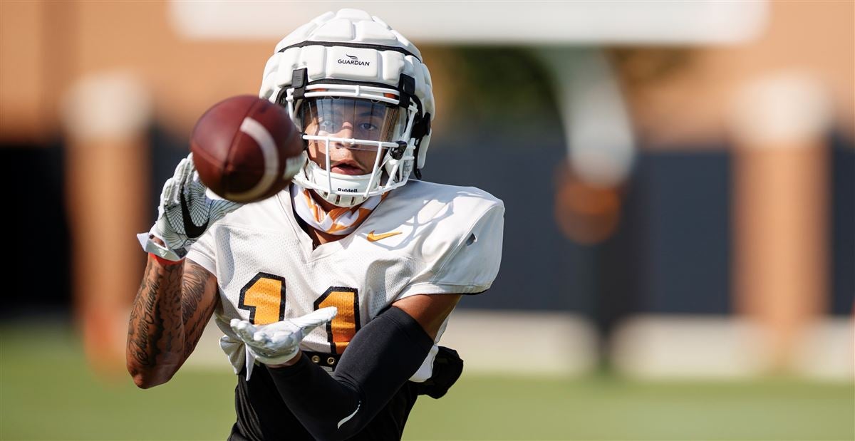 Tennessee football: UT Vols use Guardian helmet covers