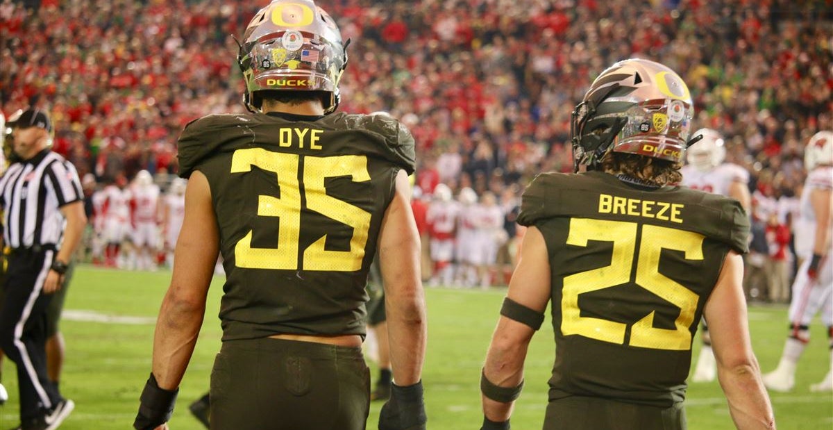 Ranking the best Oregon football uniform combinations of 2019