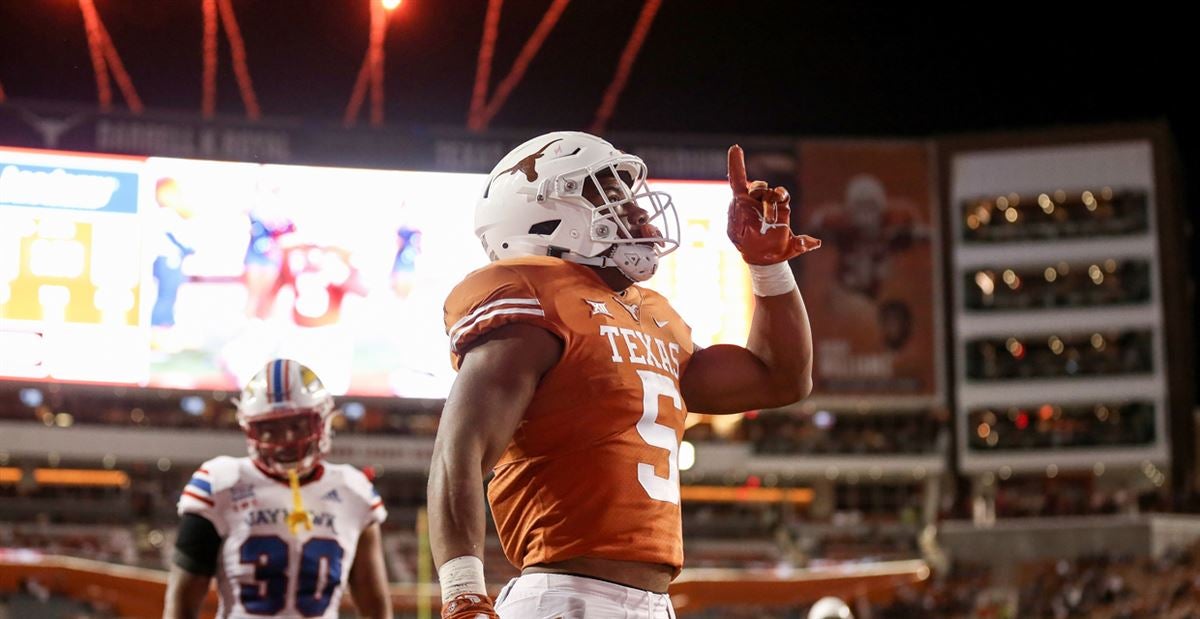 Texas' Bijan Robinson tops 247Sports' 25 best running backs for 2022