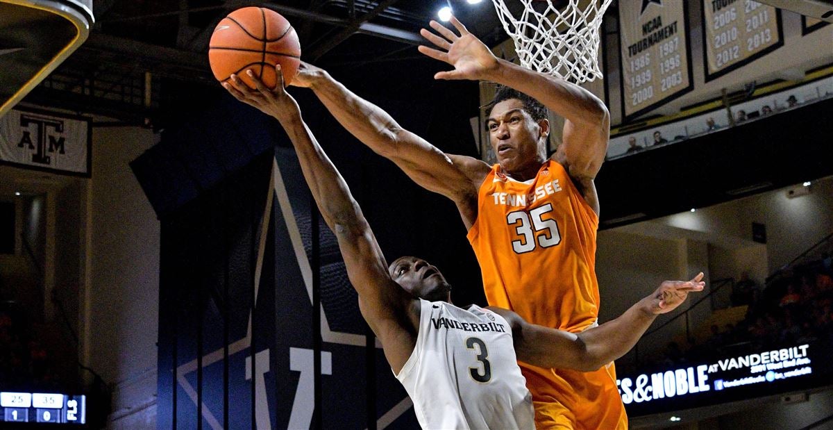 Rick Barnes Still Tinkering With Tennessee S Main Rotation