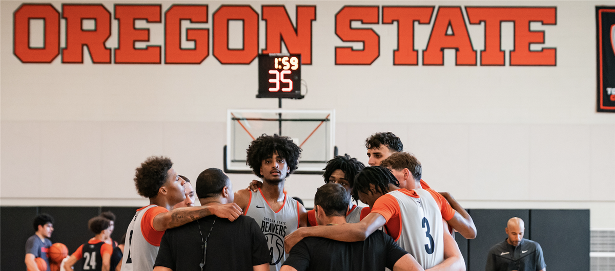 MBB Oregon State Defeats University of Victoria On Canadian Tour 9288