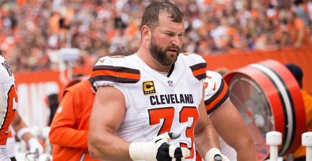 Cleveland Browns Pro Bowl left tackle Joe Thomas signs 7-year extension,  says team is 'building something special' 