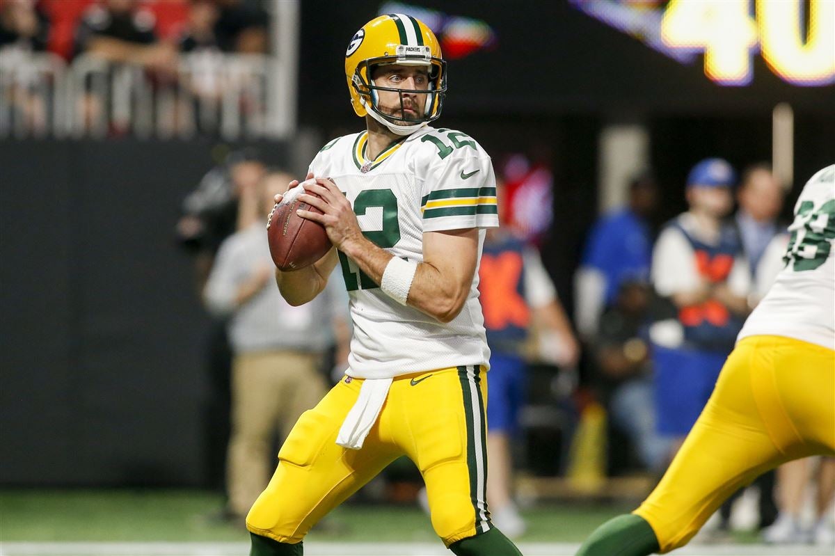 Aaron Rodgers projected to throw 4,400 yards, 35 TDs in 2018