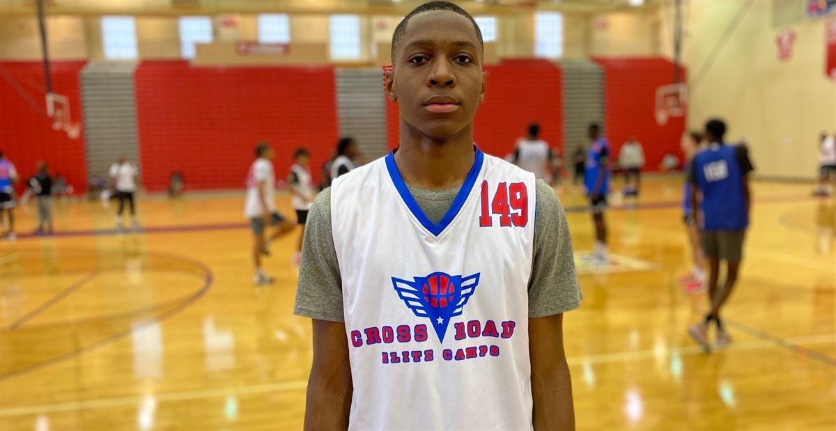 Louisville in the mix with 2025 forward from Maryland