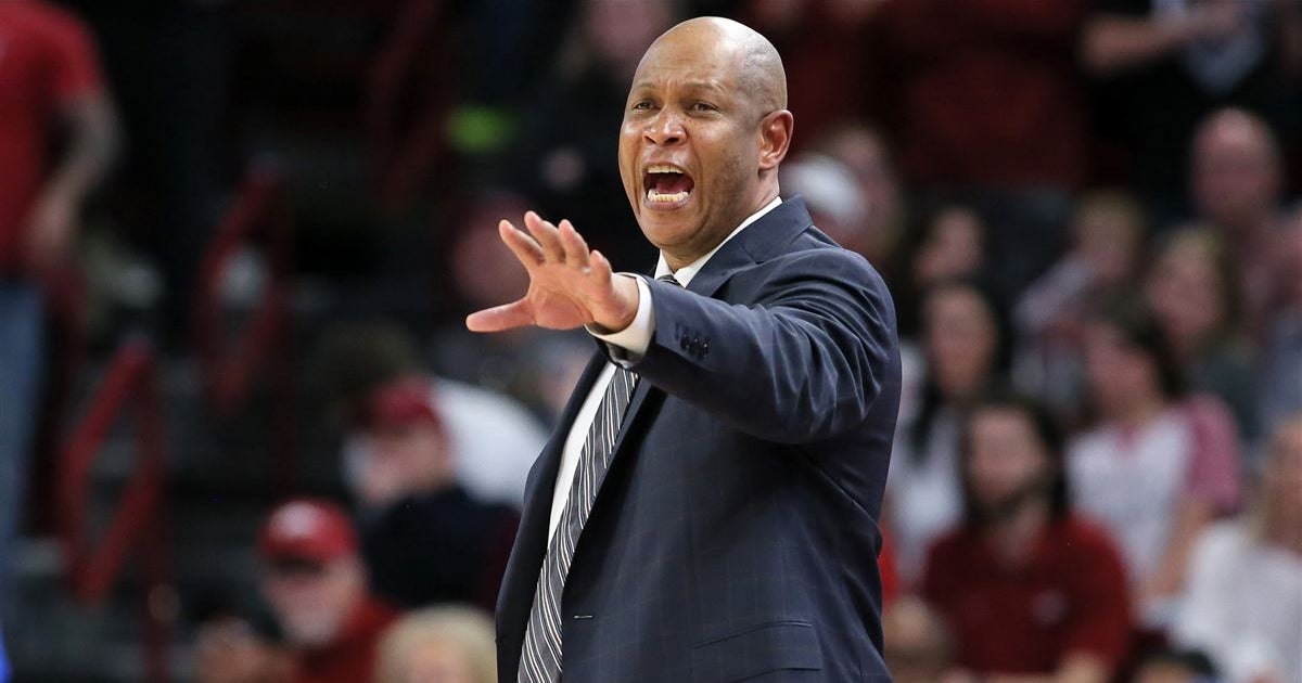 Louisville basketball hires Kenny Payne as next head coach