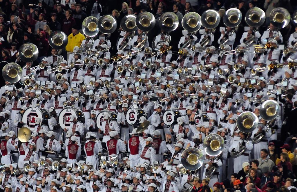 watch-usc-marching-band-getting-ready