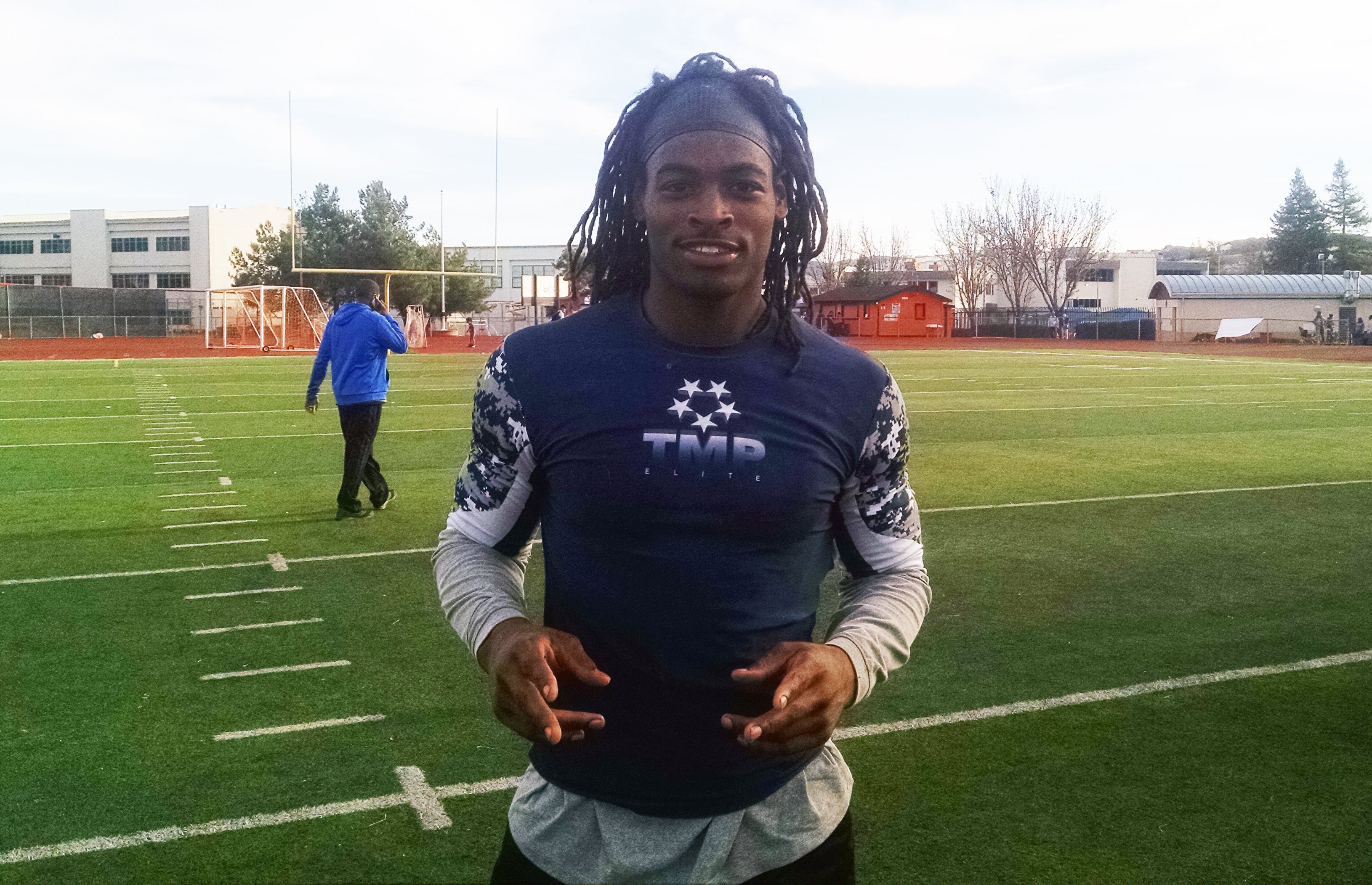 Najee Harris still undecided? Mom wore Cal gear at the Army All