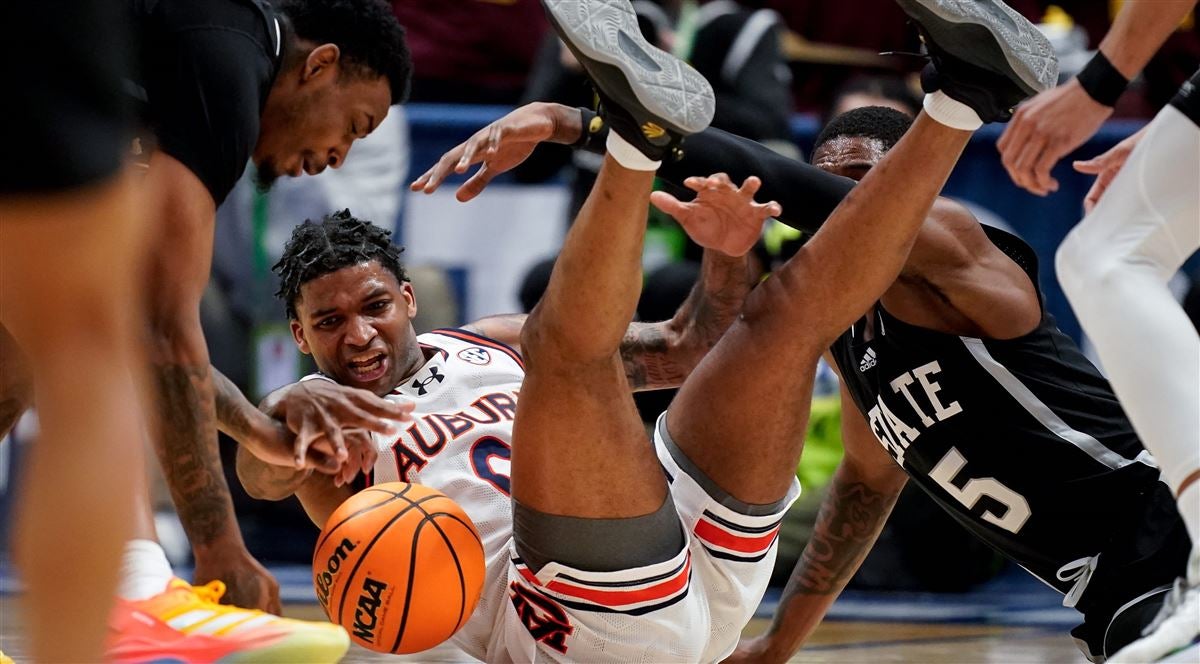 Social Media Reacts To Auburn's Win Over Mississippi State In SEC Semifinal