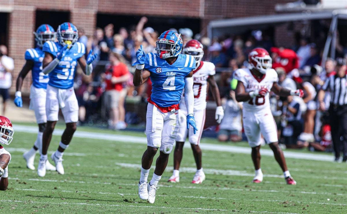 Photos: No. 17 Ole Miss Outlasts No. 13 Arkansas, 52-51, In Offensive ...