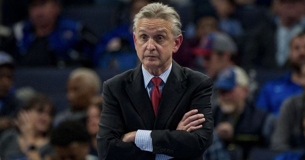Tennessee adds long-time college basketball coach to staff