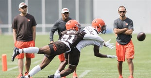 Teammates see elite potential in CB Denzel Ward Teammates see elite potential in CB Denzel Ward