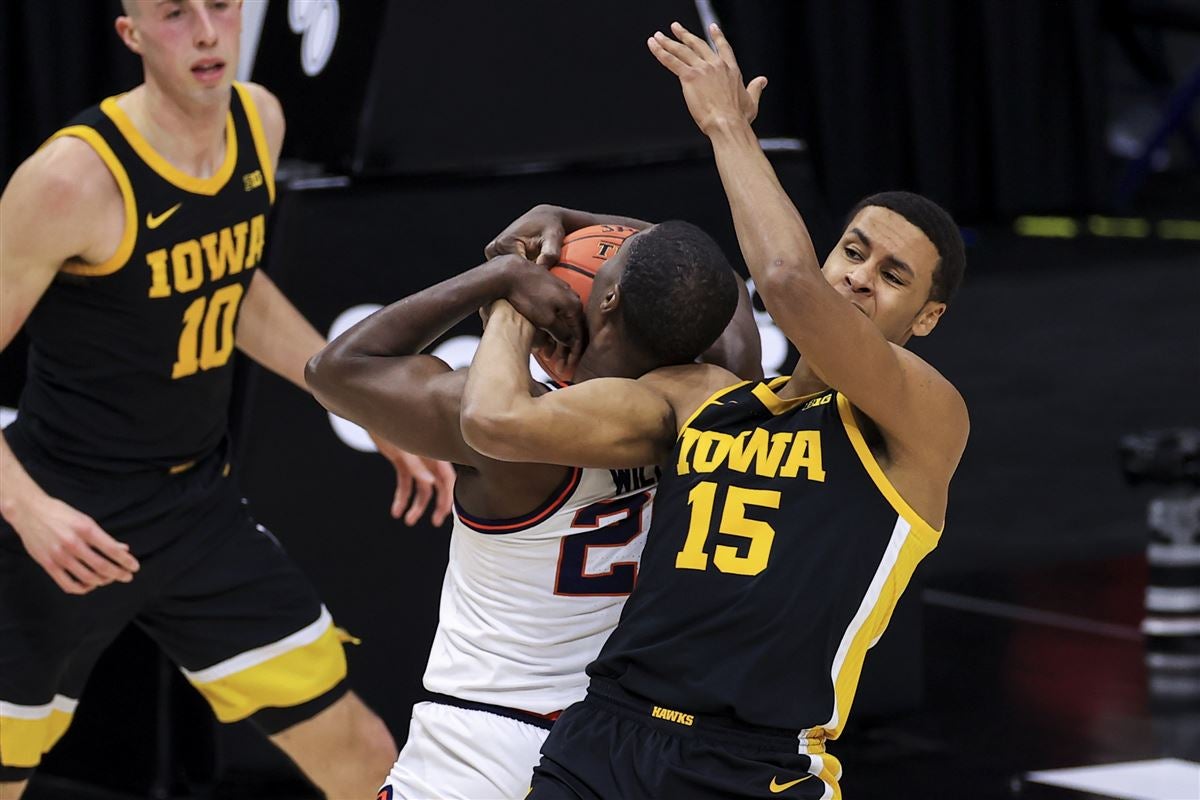 how to watch listen or stream illinois vs iowa