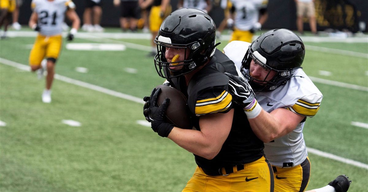 Iowa Football: TE DJ Vonnahme Remaining Humble Amid Rising National Attention