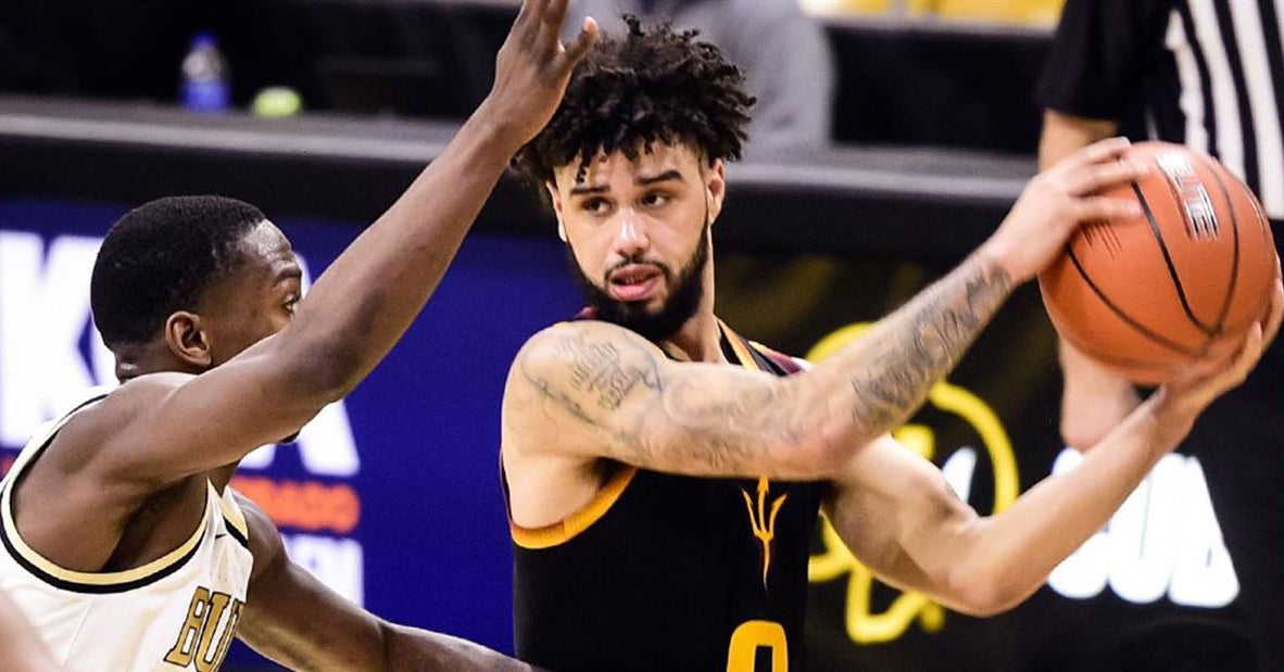 Holland Woods enters transfer portal